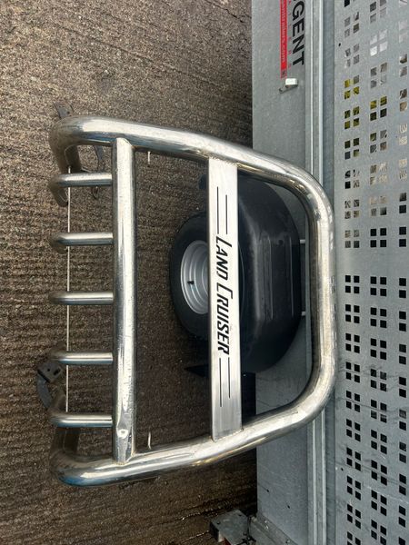 Toyota Landcruiser "A" bars and hilux roll bar 375766613