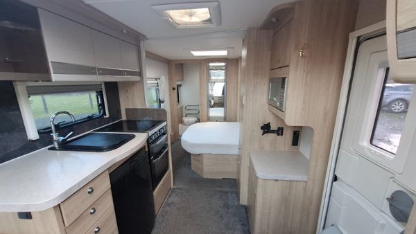 Elddis Crusader Caravan Island bed 375737705