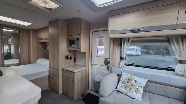 Elddis Crusader Caravan Island bed 375737706