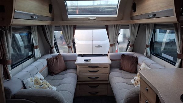 Elddis Crusader Caravan Island bed 375737709