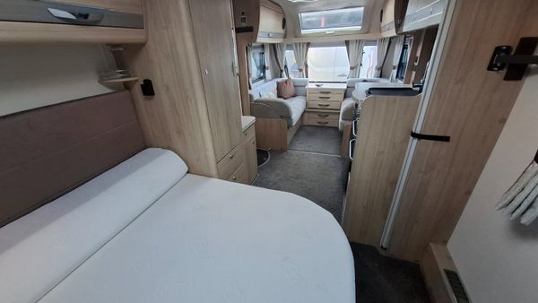 Elddis Crusader Caravan Island bed 375737711