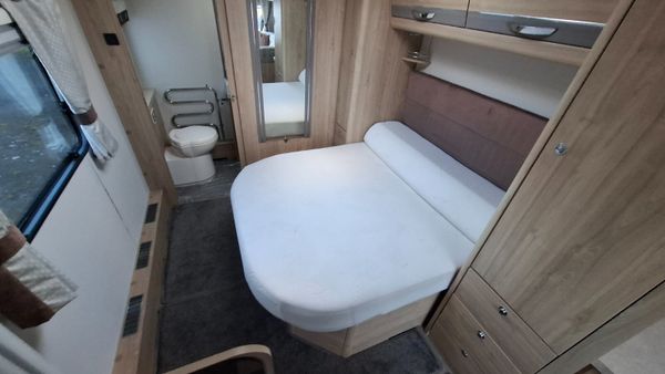 Elddis Crusader Caravan Island bed 375737712