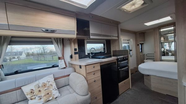 Elddis Crusader Caravan Island bed 375737715