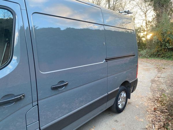 Renault Master 2022 auto A/C 375890610