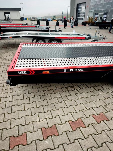 Car Transporter 375986582