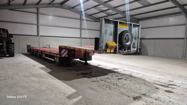 Max low ride trailer 376042781