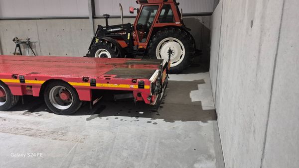 Max low ride trailer 376042785