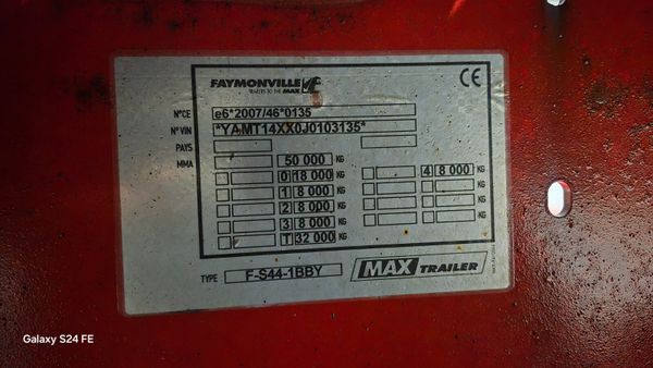 Max low ride trailer 376042821