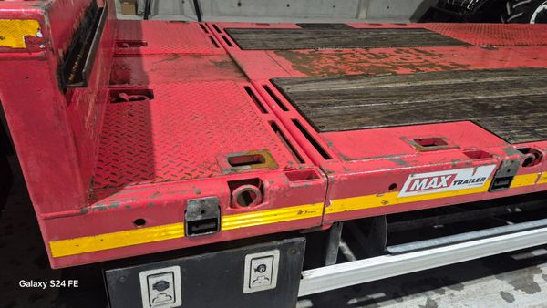 Max low ride trailer 376042822