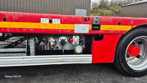 Max low ride trailer 376042963