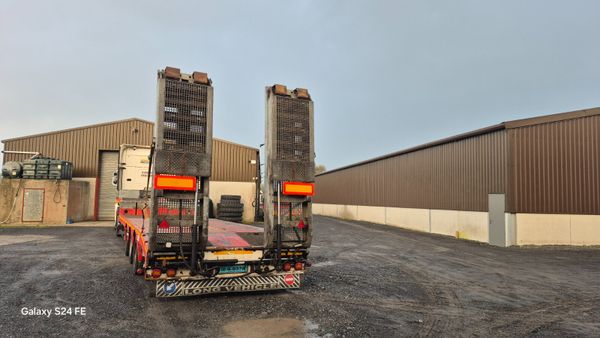 Max low loader 376044163