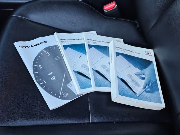 TOYOTA LANDCRUISER LWB // LEATHER AND REVERSE CAM 376073362