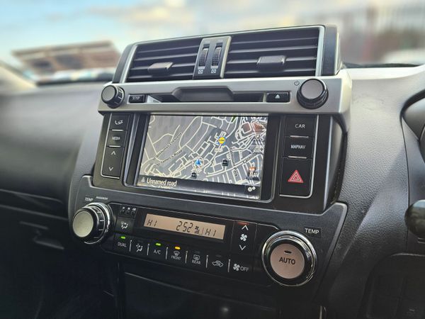 TOYOTA LANDCRUISER LWB // LEATHER AND REVERSE CAM 376073326