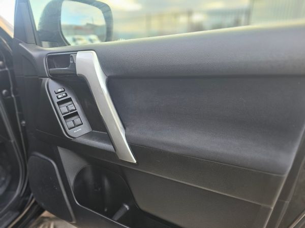 TOYOTA LANDCRUISER LWB // LEATHER AND REVERSE CAM 376073467