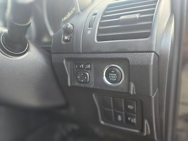 TOYOTA LANDCRUISER LWB // LEATHER AND REVERSE CAM 376073468