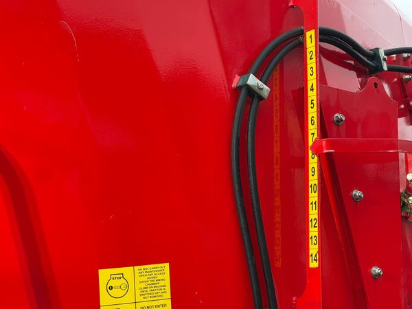 Redrock Diet Feeder VM14 Tub feeder***** Like New 376081019