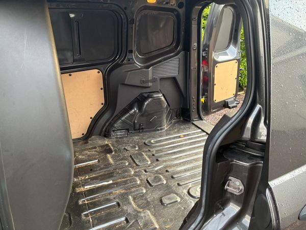 231 Ford Transit Courier VAT Inc 376232654