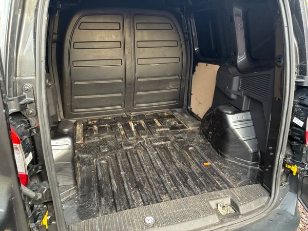 231 Ford Transit Courier VAT Inc 376232656