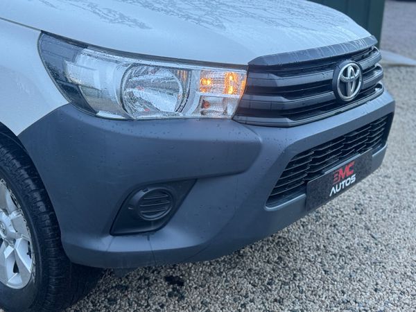 Toyota Hilux 2019 LOW MILES 376235931