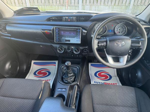 Toyota Hilux 2019 LOW MILES 376236090