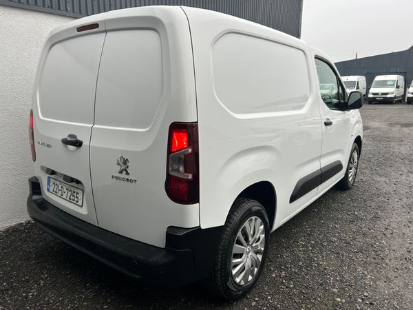 2022 Peugeot Partner 376440751