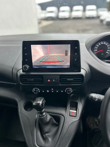 2022 Peugeot Partner 376440753