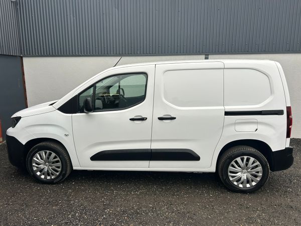 2022 Peugeot Partner 376440756