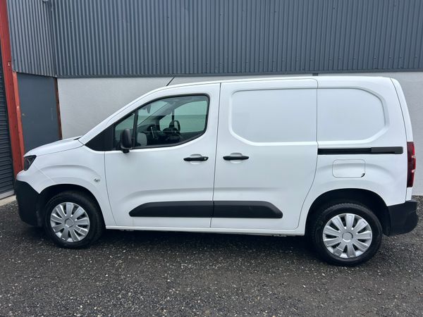 2021 Peugeot Partner Professional plus  77k miles 376441545