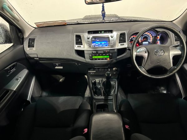 Toyota Hilux 2015 376439410