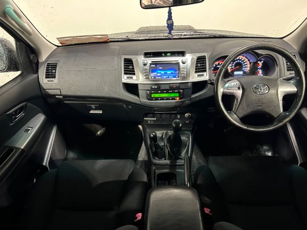 Toyota Hilux 2015 376439413
