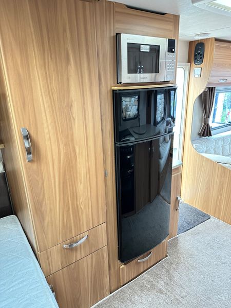 ✨STUNNING LUNAR DELTA TI 4 BERTH ISLAND BED✨ 376774279