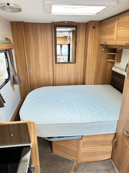 ✨STUNNING LUNAR DELTA TI 4 BERTH ISLAND BED✨ 376774281