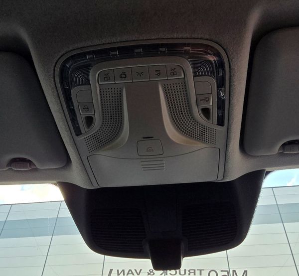 Best in action, The all new Mercedes-Benz Vito 377046005