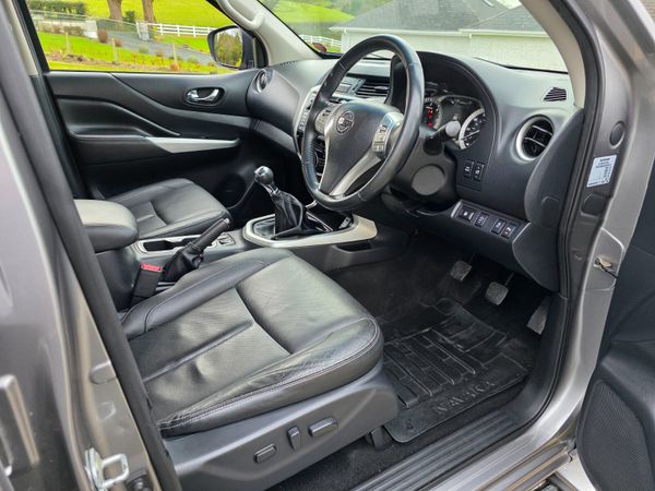 Nissan Navara 2018 377181993
