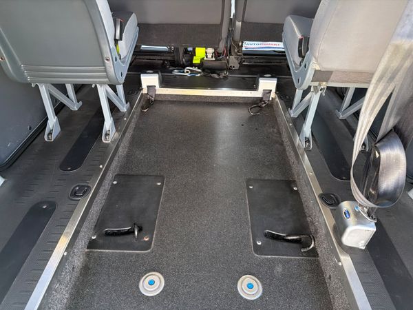 Peugeot Expert 2015 WCI 6 seaters 377137165