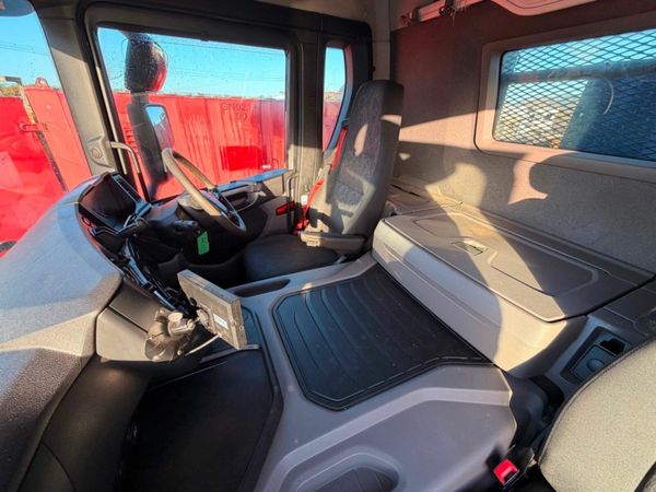 Scania 8 wheeler plant truck recovery beaver tail. 377245849