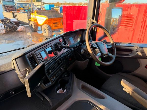 Scania 8 wheeler plant truck recovery beaver tail. 377245852