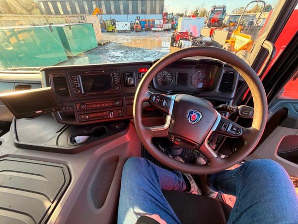 Scania 8 wheeler plant truck recovery beaver tail. 377245856