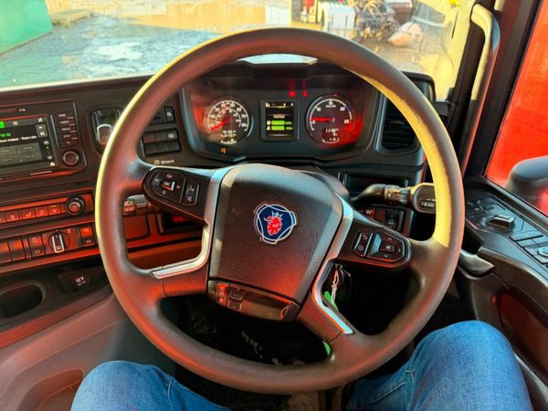 Scania 8 wheeler plant truck recovery beaver tail. 377245859