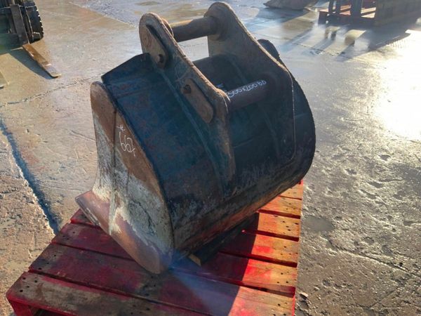 30" STRICKLAND BUCKET........60mm PINS........667. 377283602