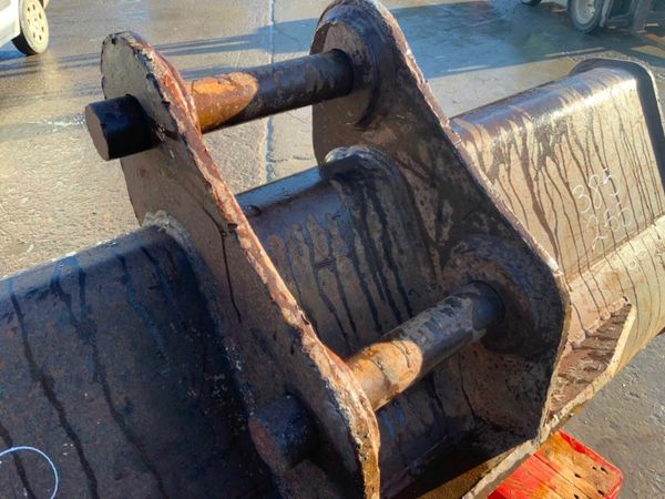 72" JCB GRADING BUCKET........65mm PINS........650 377283703