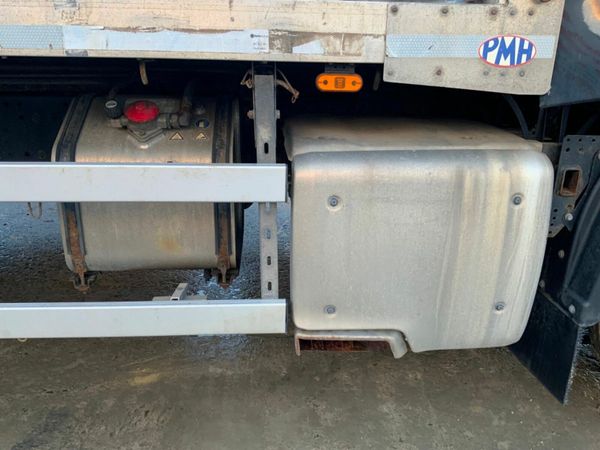 DAF XF 530hp AUTO....REAR LIFT STEER.....PARTS / S 377287108