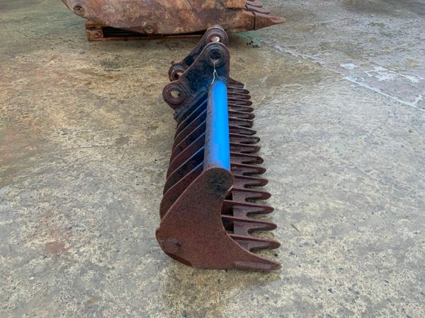 60" STONE / RAKE BUCKET........45mm PINS.......74s 377206100