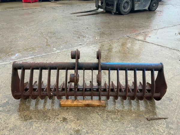 60" STONE / RAKE BUCKET........45mm PINS.......74s 377206102
