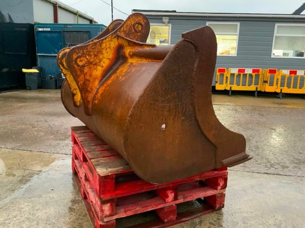 72" GRADING BUCKET......80mm PINS........952. 377206239