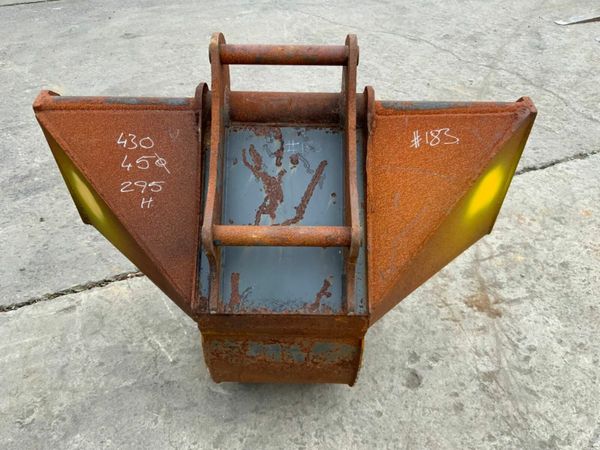 S45 TILT ROTATOR ROAD CROSSING BUCKET.....183 377206388