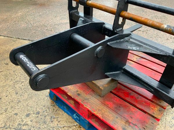 UNUSED PALLET FORKS.........65mm PINS........1211. 377206448