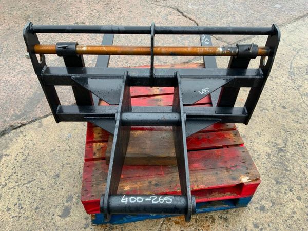 UNUSED PALLET FORKS.........65mm PINS........1211. 377206450