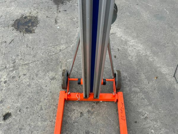 SUMNER 2210 MATERIAL LIFT / HOIST.......918t.... 377206420