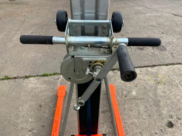 SUMNER 2210 MATERIAL LIFT / HOIST.......918t.... 377206423